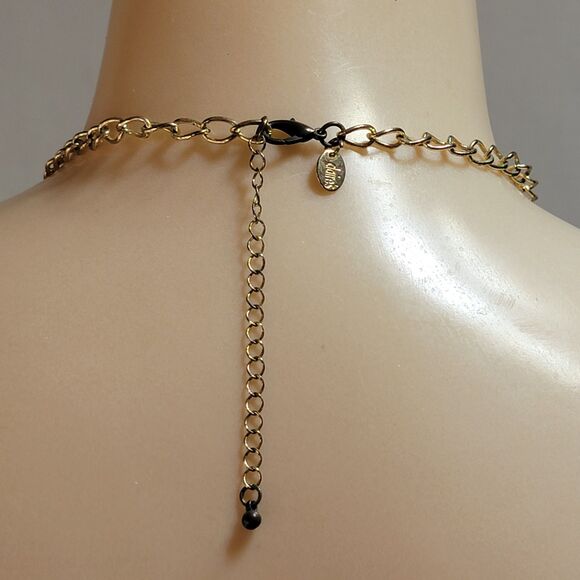 Ivory Victorian Boutique Style Necklace on Chain - Picture 3 of 3